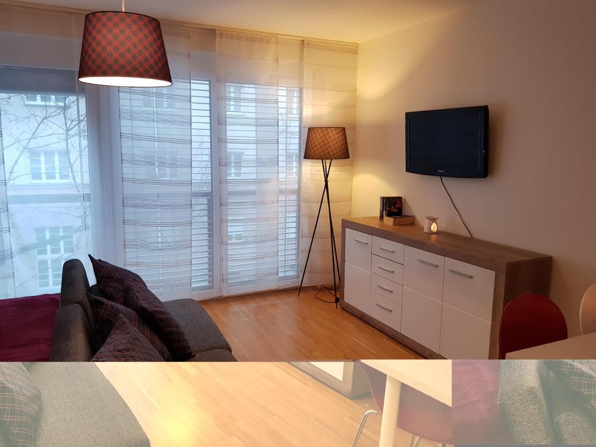 Bullsliving Kaisermuehlen Apartment Erni Next To Uno City ウィーン エクステリア 写真